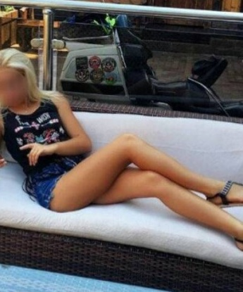 💋 Я креативная девушка, которая готова исполнить все твои скрытые желания. Живу в Москве и готова оказать тебе самые незабываемые услуги на высоком уровне. 🔥 Я сделаю твою ночь невероятно горячей и острыми ощущениями. 💥 У меня есть фото, чтобы ты мог увидеть, насколько я сексапильна. Обрати внимание на мои отзывы, они говорят обо мне больше, чем ты думаешь. 🌟 Позволь мне познакомиться с тобой, погрузиться в мир наслаждения и показать тебе мои навыки. 🌹 Со мной ты испытаешь истинное удовольствие, которое останется в памяти на долго. Не упусти шанс побыть со мной сегодня. 😉 Камилла